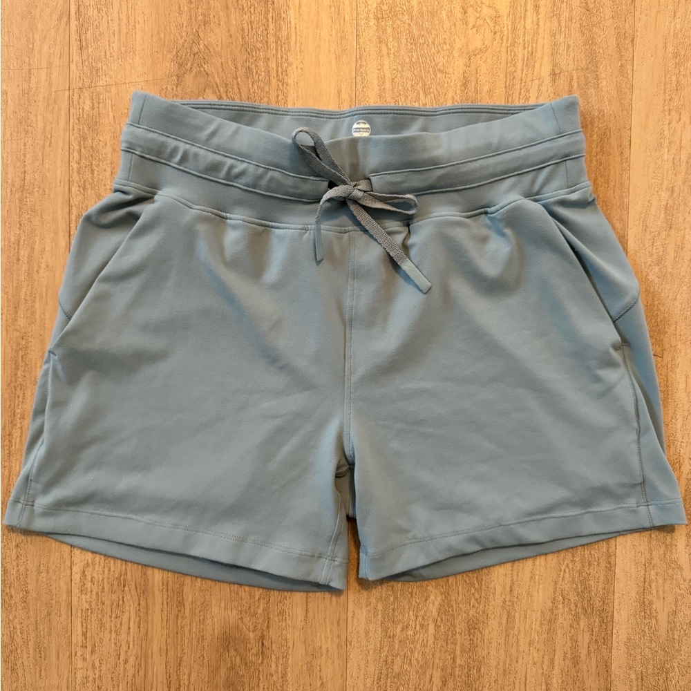 Free Spirit Outlet Rebellion Shorts - Size Medium - Blue Bay (light teal blue)